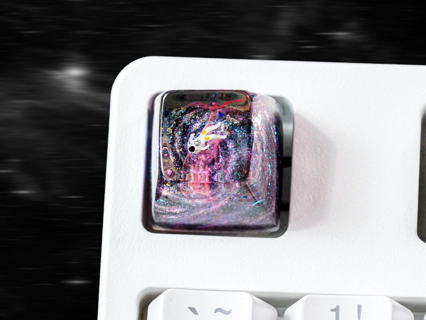 Astronaut Keycap- Artisan Keycap- Galaxy Keycap- Universe Keycap- Resin Keycap for Mechanical Keyboard - Datkey Studio