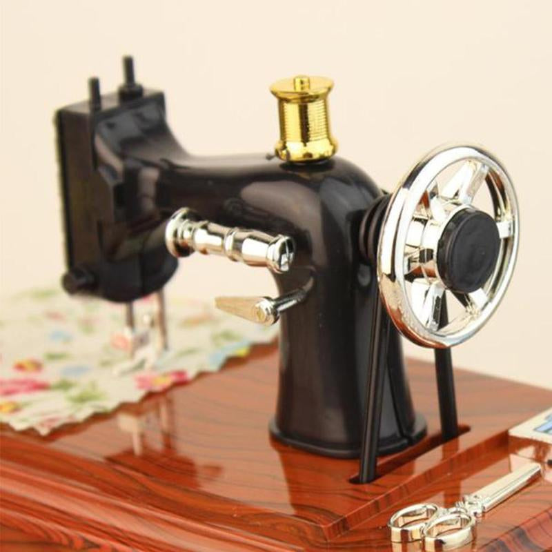 Mini Craft Retro Sewing Machine Decor