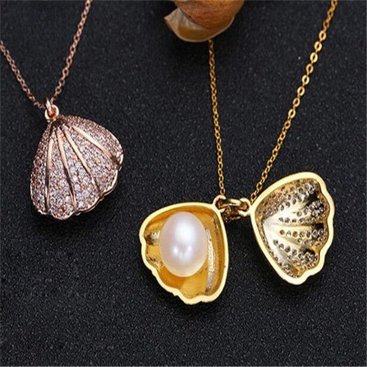 Sea Charm Shell Pendant Necklace