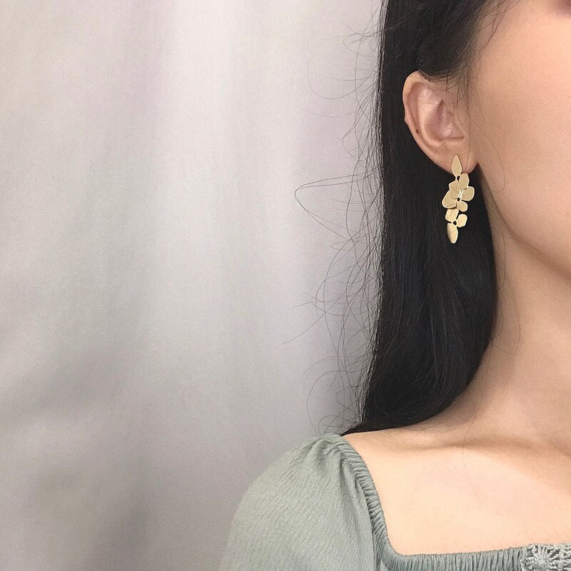 Elegant Timeless Leaf Retro Earrings