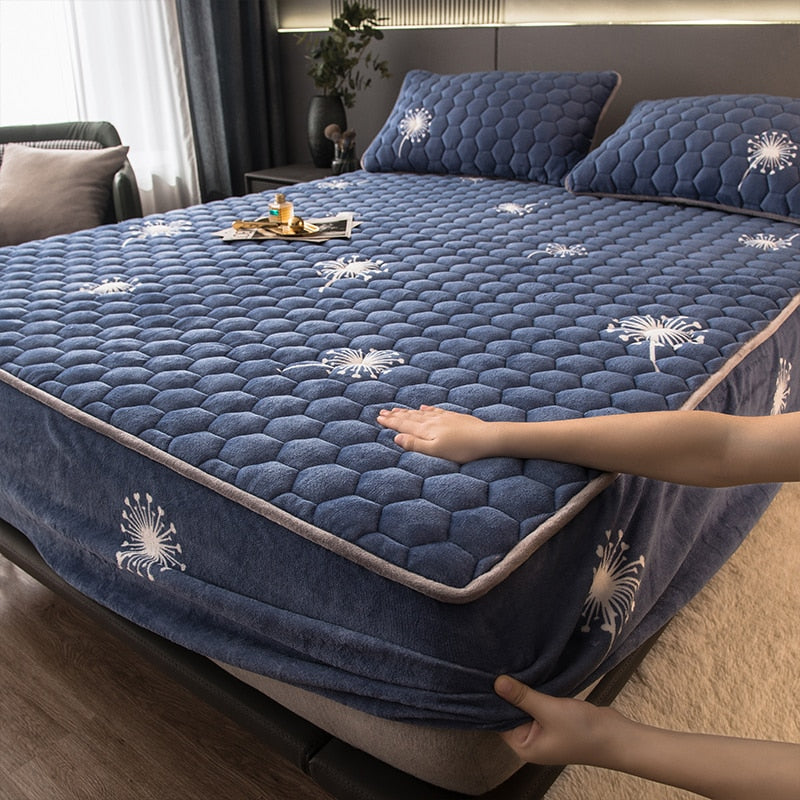 Elegant Velvet Thick Mattress Cover