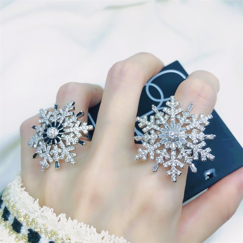 Winter Snowflake Rotating Ring