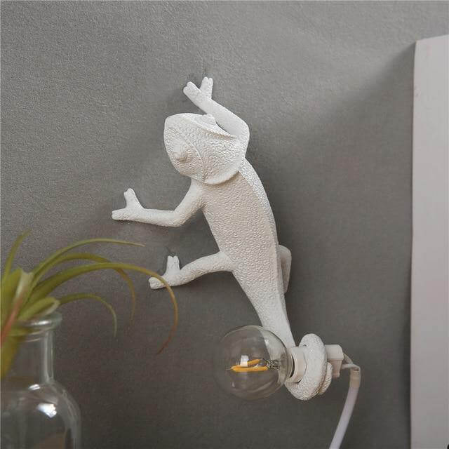 Nordic Modern Chameleon Lizard Desk Light