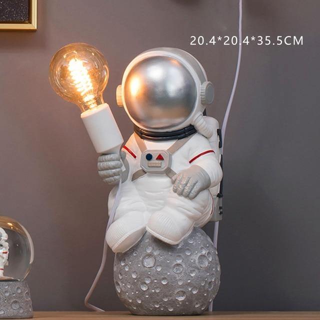 Minimal Resin Astronaut Table Lamps