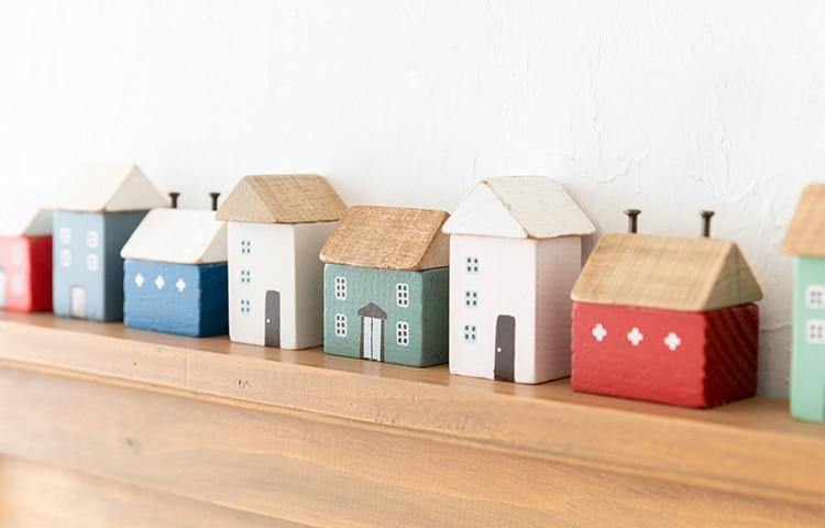 Vintage Wooden Cozy Neighborhood Forest Home Decor