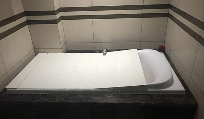 Creative Foldable Anti-Dust Bathtub Cover Tray