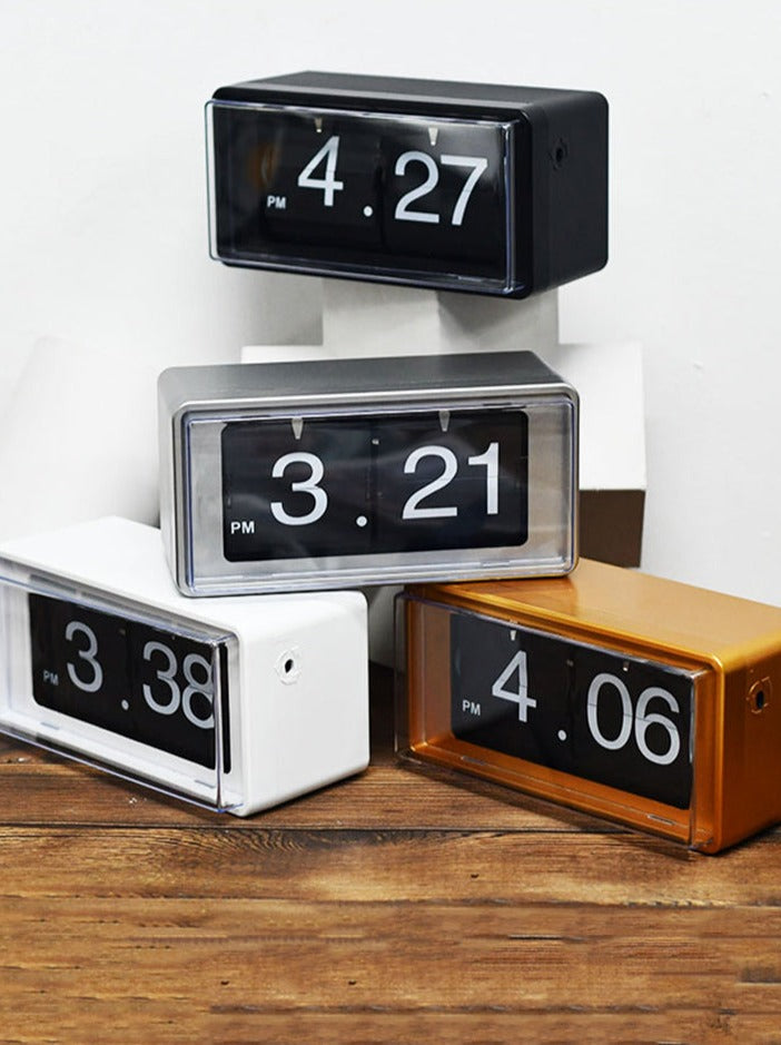 Elegant Retro Auto Flip Desk Clock